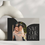 Beige Black Chic Modern Arch Photo Bröllop Vykort<br><div class="desc">Elegant och chic. Den här moderna tiden sparar datumen med bilder omgivna av bågformer i svart och beige.</div>
