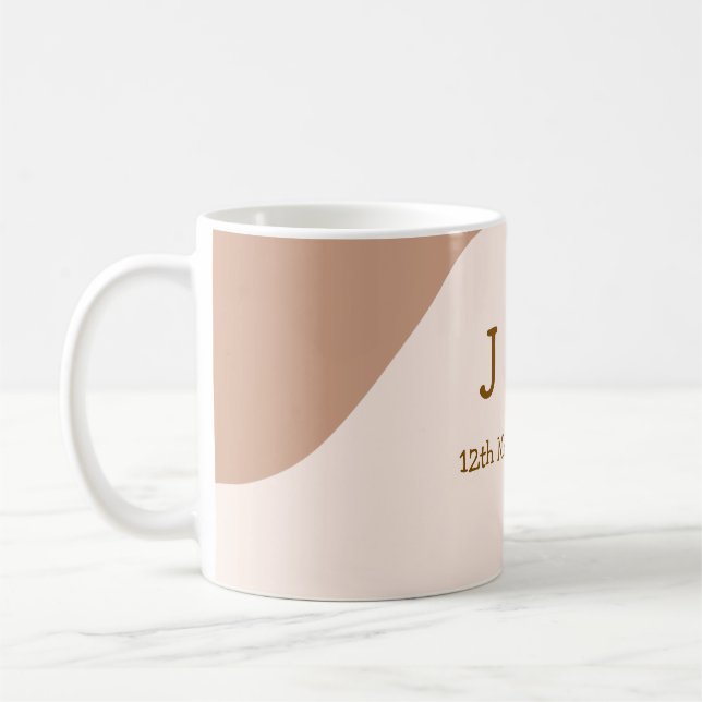 Beige boho kurvig orange bröllop namn datum kaffemugg (Vänster)