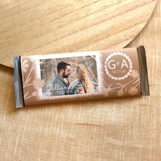 Beige Bröllop DIY Budget Candy Pub Wrapper (beige light brown white wedding candy bar wrapper, custom personalized chocolate bar label monogram)