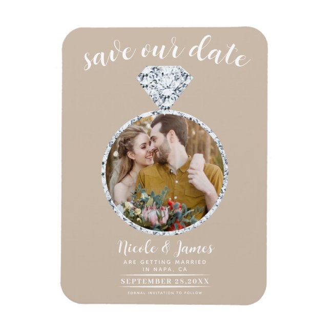 Beige Bröllop Ring Bling Photo Save Date Magnet (Vertikal)