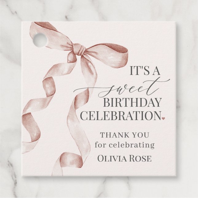 Beige Coquette Bow Girl Födelsedagsfest Gåvor Etiketter (Framsida)