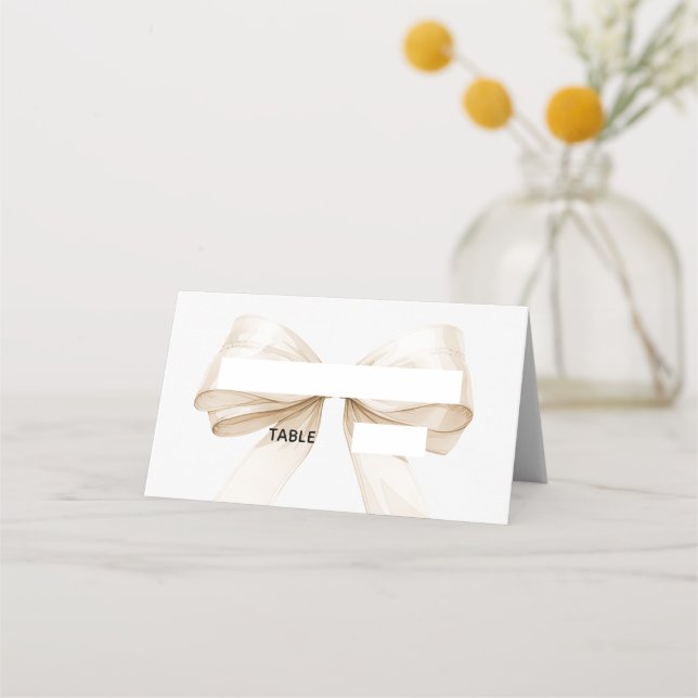 Beige cream Bow Place Cards Elegant Folded Placeringskort (Framsida)