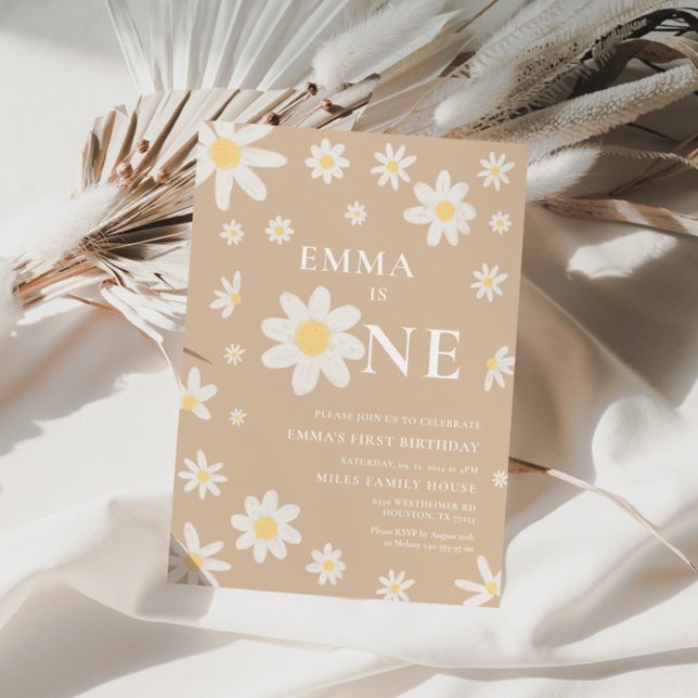 Beige Daisy 1:a födelsedag 1:a inbjudan (Skapare uppladdad)