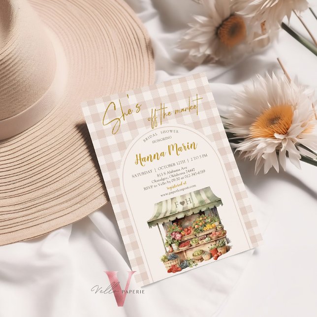 Beige Gingham Off The Market Bridal Shower Invite Inbjudningar (Skapare uppladdad)