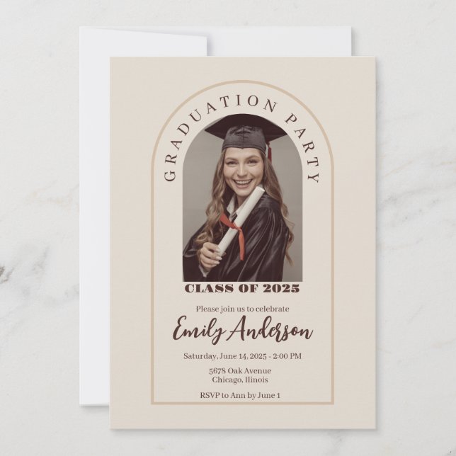 Beige graduation card with photo inbjudningar (Framsida)