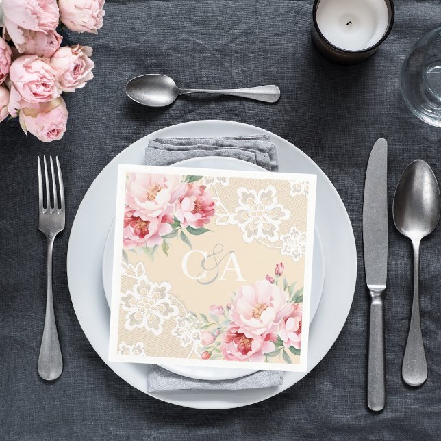 Beige kräm rosa ros blommigts monogram bröllop pappersservett (Skapare uppladdad)