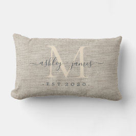 Beige Linne Ivory Monogram Skript Bröllopssouvenir Lumbarkudde