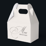 Beige Merci Beaucoup Elegant Kalligrafi Tack Presentaskar<br><div class="desc">Minimalism med en elegant twist i denna tidlösa tacksamhetslåda med vacker kalligrafi skriven i svart som stavas Merci och ordet BEAUCOUP i modern sans serif på en enkel elfenbensbeige bakgrund. Kombinationen är smakfull och klassisk. Denna design är ett underbart val för både företags- och personliga tillfällen, bröllop, shower, födelsedagar, tacksamhetsfirande,...</div>