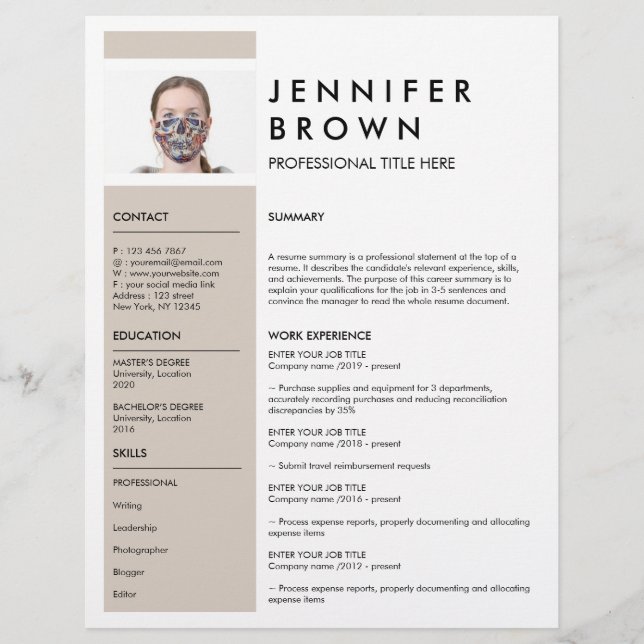 Beige Minimal CV med fotografi (Framsida)