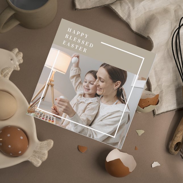 Beige Modern Family Photo | Lycklig Blank Påsk (Skapare uppladdad)