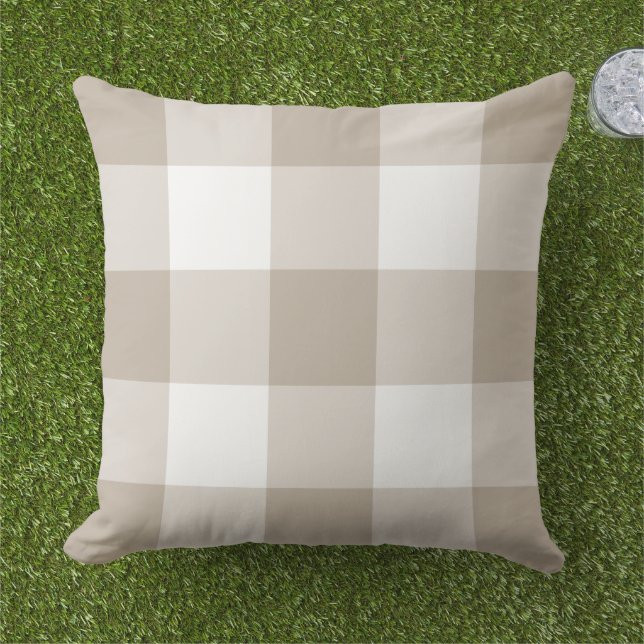 Beige och White Gingham Play Farmhouse Mönster Kudde (Gräs)