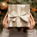 Beige och White Julgran Presentpapper<br><div class="desc">Lägg dina gåvor i helgdag i stil med vår Papper för påfyllning av Beige och Vita Julgran. Den här eleganten och den tidlösa designen tillför presenter en aning klassisk skönhet och skapar dem stå under träd.</div>
