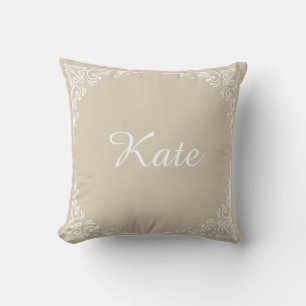 Beige Personlig Modern Elegant Typografi Namn Kudde