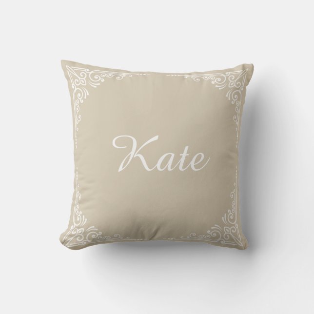 Beige Personlig Modern Elegant Typografi Namn Kudde (Framsida)
