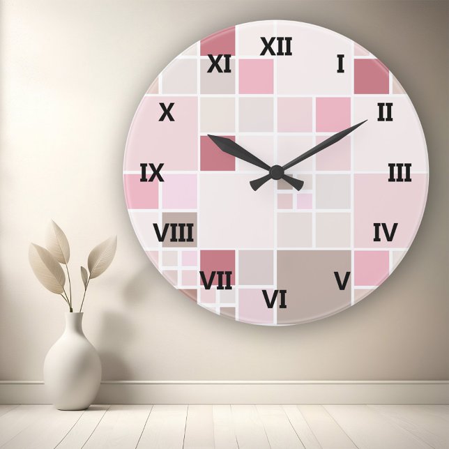 Beige Rosa Checkated Wall Clock Rund Klocka (Modern wall clock featuring a checkered pattern in pastel peach, blush pink and sandy brown)
