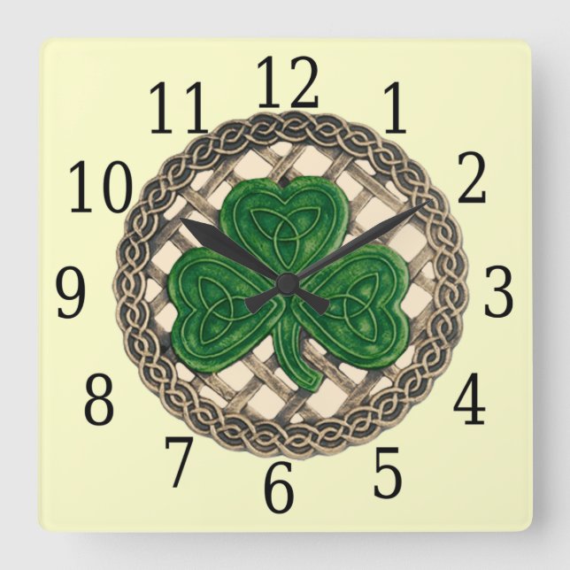 Beige Shamrock and Celtic Knots Square Clock Fyrkantig Klocka (Framsida)