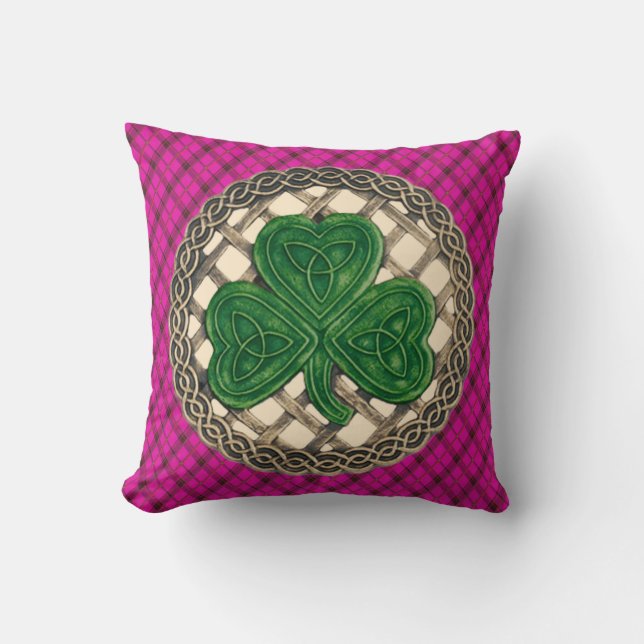 Beige Shamrock Celtic Knots on Rosa Play Kudde (Framsida)