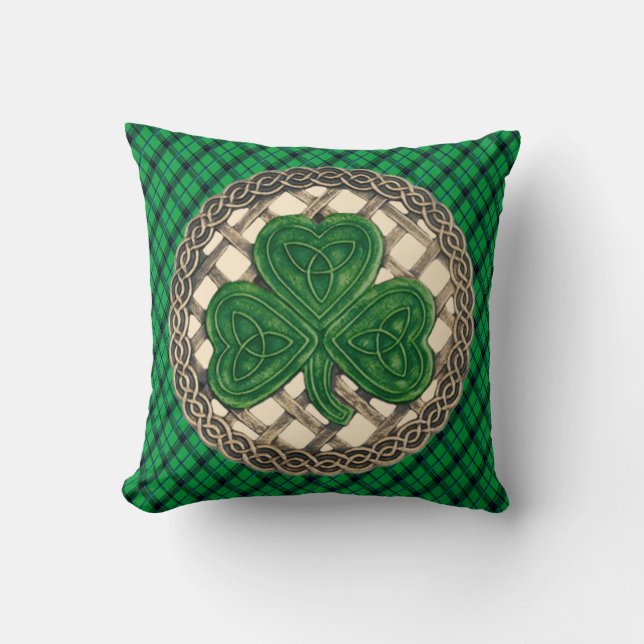 Beige Shamrock Celtic Knots på Grönt Play Kudde (Framsida)