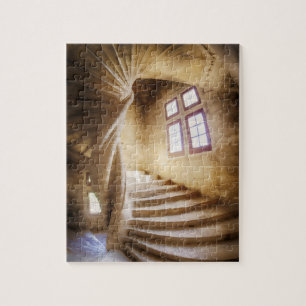 Beige spiraltrappa, Frankrike Pussel