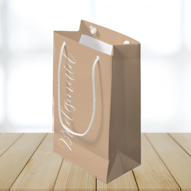 Beige Stylized Script Bröllop Bridesmaid (In Situ)