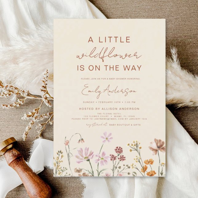 Beige Terracotta A Little Wildblomme Baby Shower Inbjudningar (Skapare uppladdad)