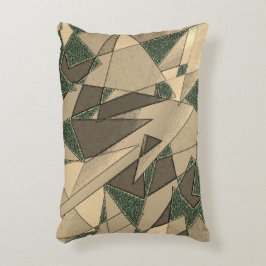 Beige triangulär urklipp på "mörk grönt bakgrund" prydnadskudde