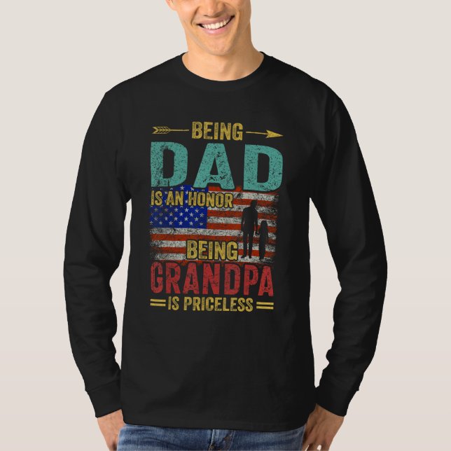 Being A Dad Grandpa  Retro  Fathers Day USA Flag T Shirt (Framsida)