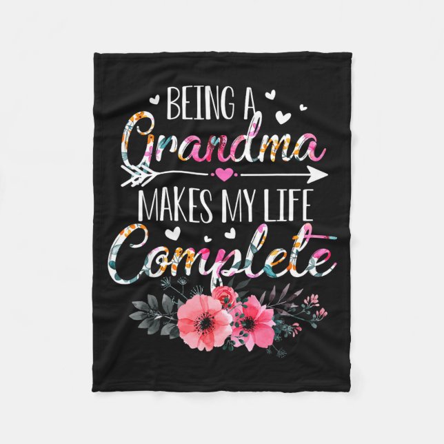 Being A Grandma Makes My Life Complete Announcemen Fleecefilt (Framsidan)