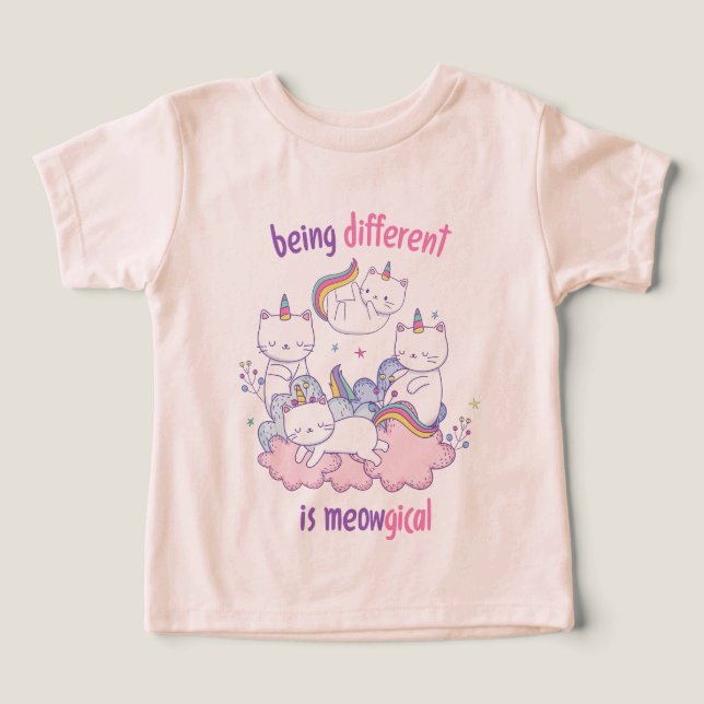 Being different is meowgical Funny unicorn cat T Shirt (Design Framsida)