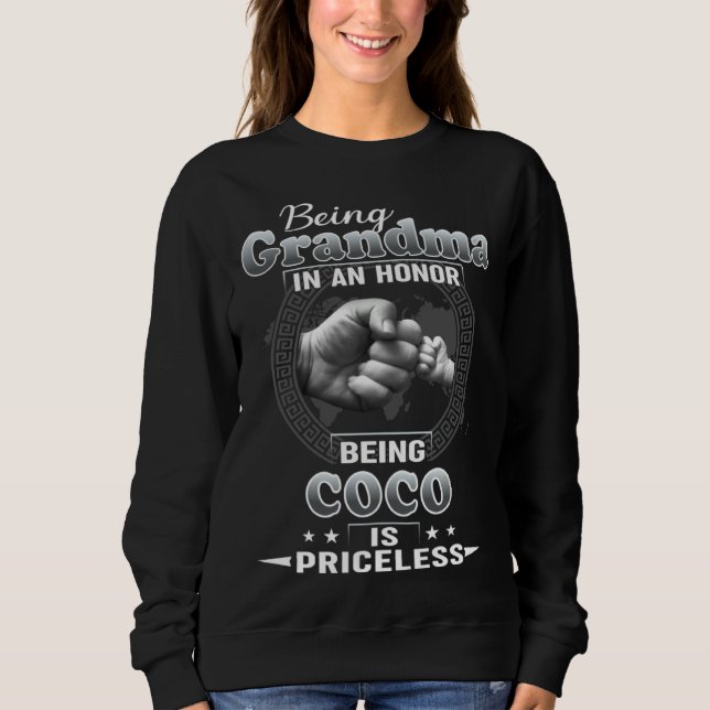 Being Grandma Is An Honor Being COCO is priceless T Shirt (Framsida)