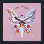 Bejeweled Dam Butterfly Art Deco-bild Fyrkantig Klocka<br><div class="desc">En underbar bild av en fjäril i dam i hennes smyckade skönhet är temat för den här badrumsdekorsamlingen. Den här fantastiska designen av Art Deco-inspirerad är gjord i pastel färg med beröring av rött och guld. Anpassa den med ett namn eller en fras som kostymer din fantasi och stil.</div>