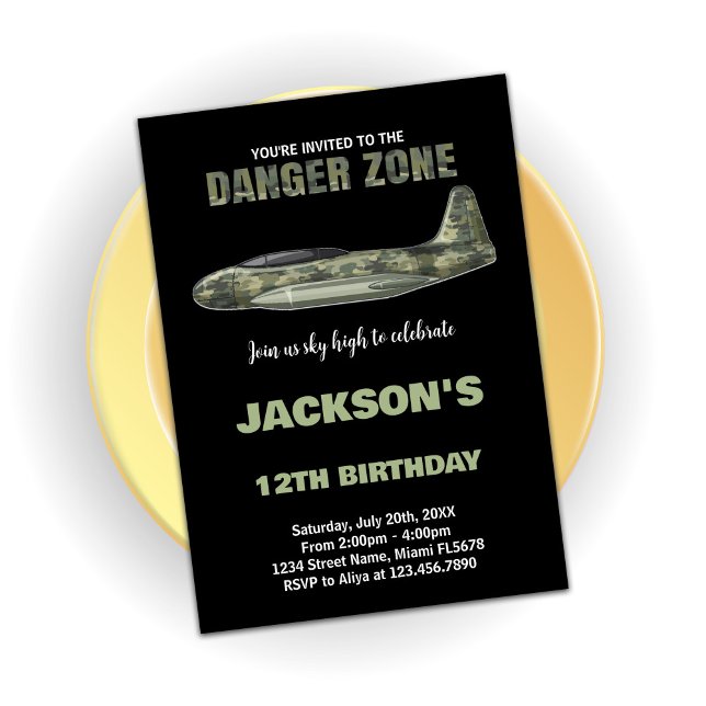 Bekämpning av Jet födelsedag Mörk grönt svart Inbjudningar (Fighter Jet Birthday Invitations Dark Green Black)