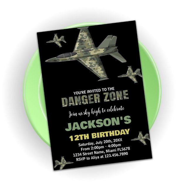 Bekämpning av Jet födelsedag Mörk grönt svart Inbjudningar (Fighter Jet Birthday Invitations Dark Green Black)