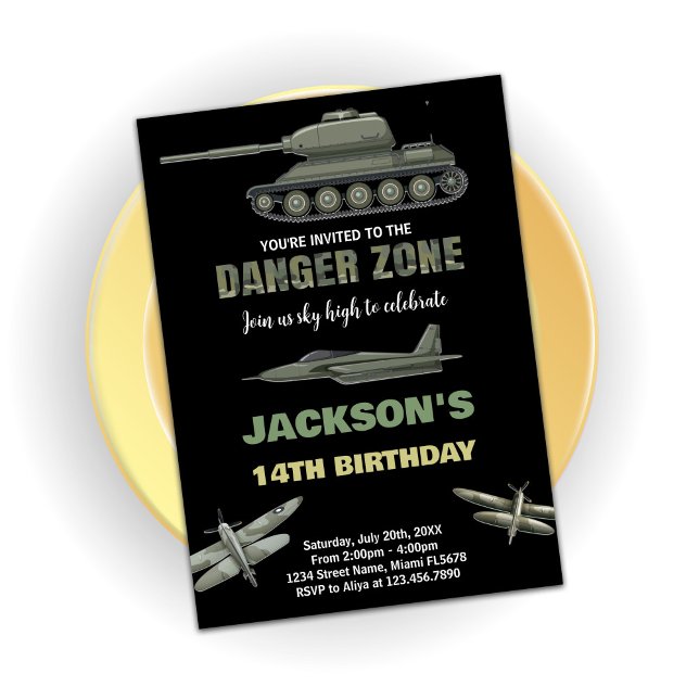 Bekämpning av Jet:s födelsedag äventyrar den Zona  Inbjudningar (Fighter Jet Birthday Invitations Danger Zone Dark)