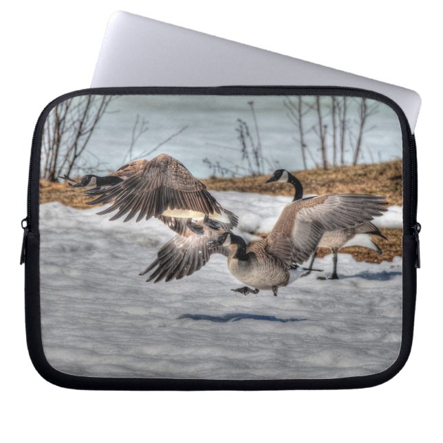 Bekämpning av kanadensisk gäss på Snö 2 Wildlife S Laptop Sleeve (Framsidan)