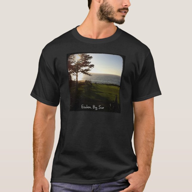 Bekläda gräsmatta på Esalen, stora Sur Tee Shirt (Framsida)
