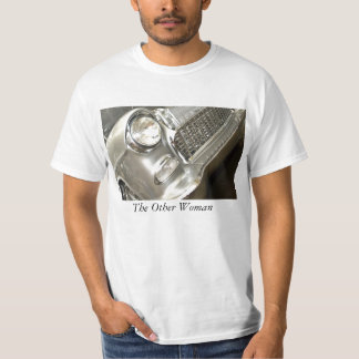 Bekläda skyddsgallret av en gammala Chevy T Shirt