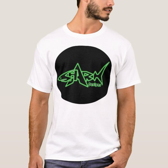 Beklär grönt neon för hajdesigner t shirt (Framsida)