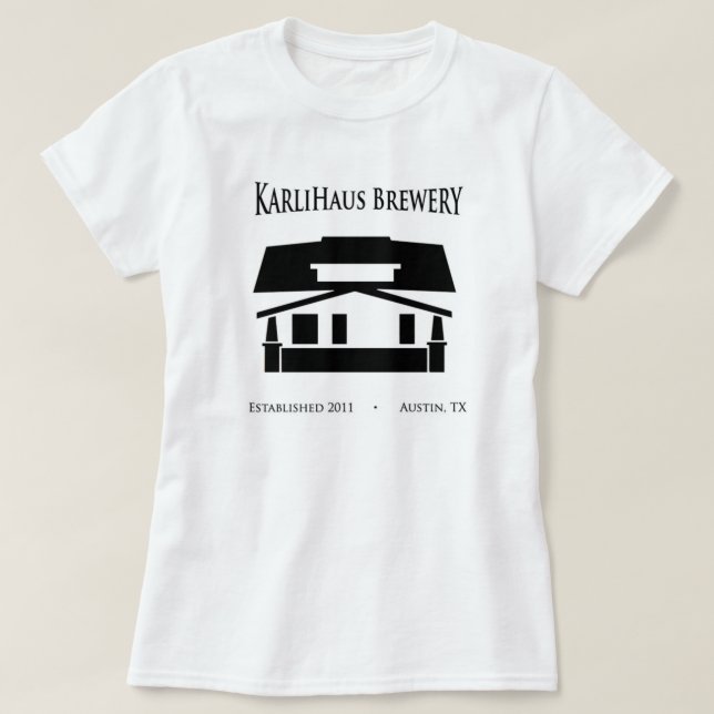 Beklär grundläggande kvinna för det KarliHaus T-shirt (Design framsida)