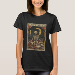 Bekväma läsare med Tarot Card-skeleton Readi T Shirt