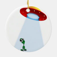 Bekvämt litet Alien och flygande saucer