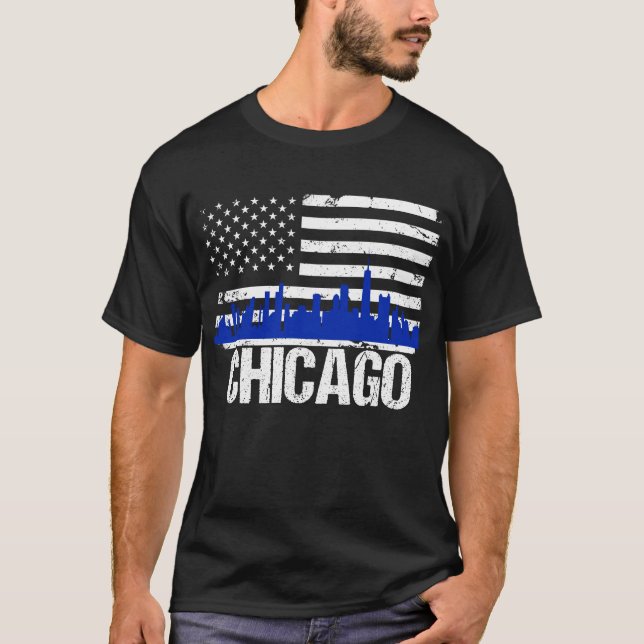 Bekymrad amerikanska flaggan för Chicago horisont T Shirt (Framsida)