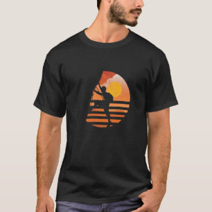 Bekymrat Retro fotvandra för stenklättringberg T Shirt