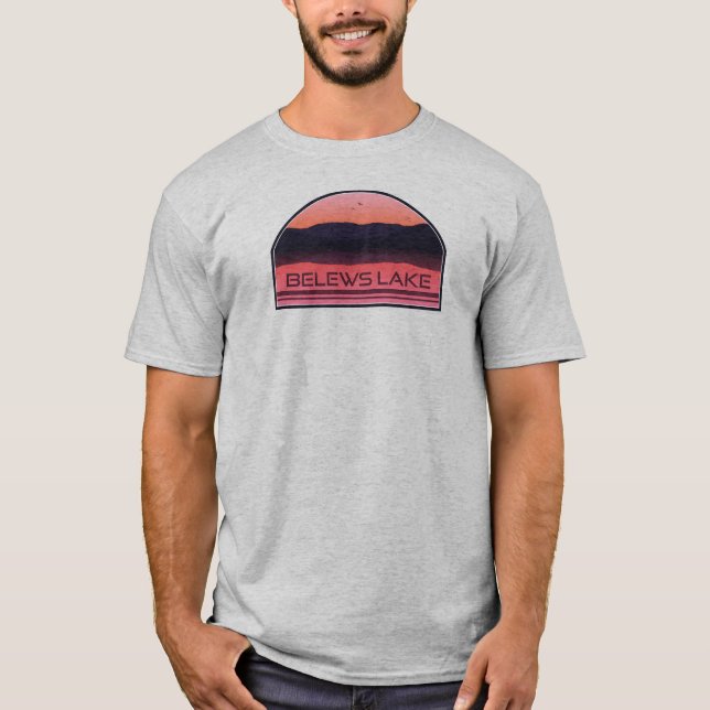 Belews Lake North Carolina Red Sunrise T Shirt (Framsida)