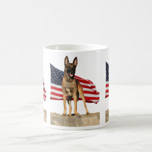Belgare Malinois och flaggamugg Kaffemugg
