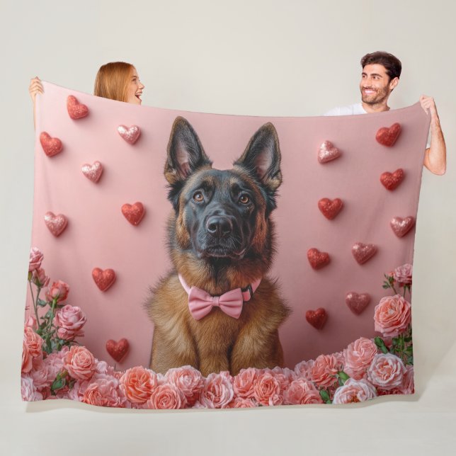 Belgisk Malinois med rosor - Alla hjärtans dag  Fleecefilt (På plats)