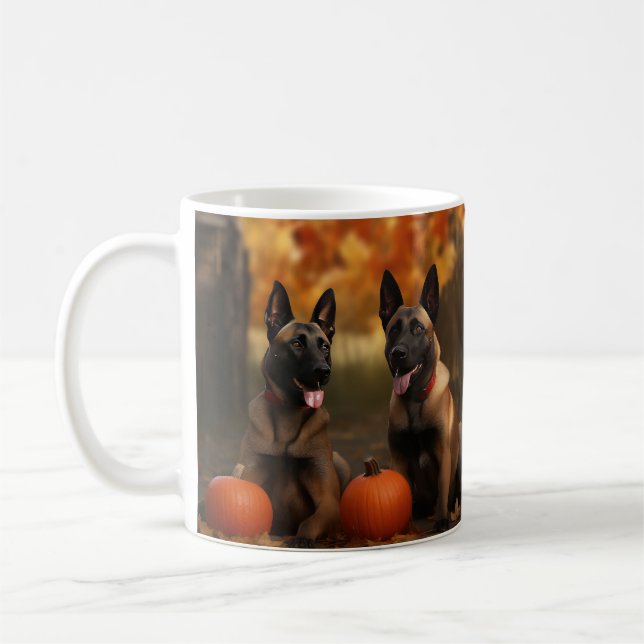 Belgiska Malinoi Puppy Autumn Delight Pumpkin Kaffemugg (Vänster)