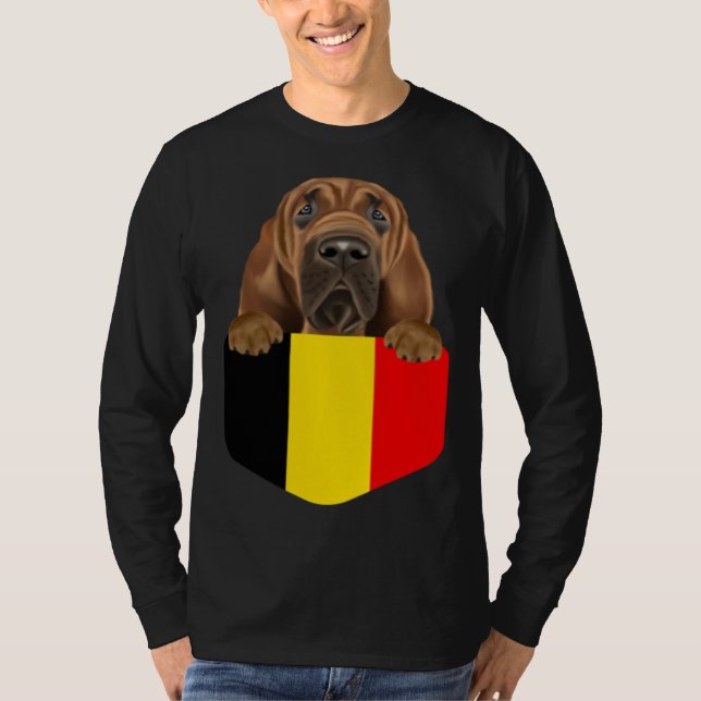 Belgium Flag Bloodhound Dog In Pocket T Shirt (Framsida)