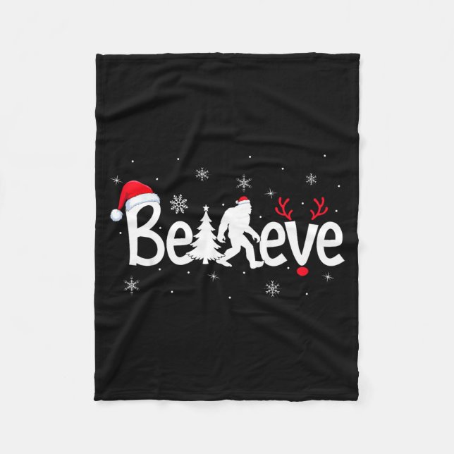 Believe Bigfoot Sasquatch Reindeer Santa Hat Merry Fleecefilt (Framsidan)