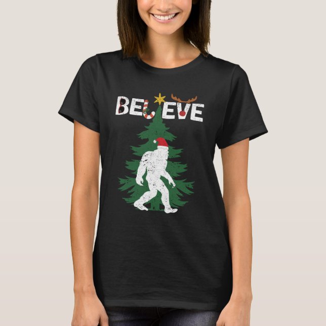 Believe Bigfoot Sasquatch Yeti Christmas Hat T Shirt (Framsida)